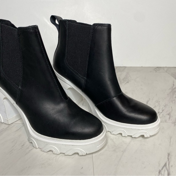 Sorel Brex Black White Leather Heeled Chelsea Bootie 7 1/2 - Picture 9 of 14